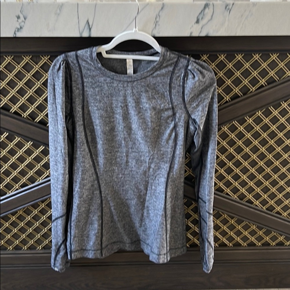 Long sleeved lululemon t-shirt